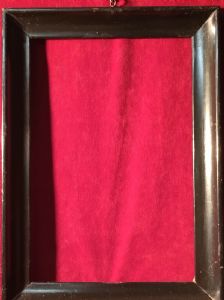 Cornice in noce tinto ebano sagoma Impero a guscia I° XIX° sec. luce cm. 40x28 est. 47x35 